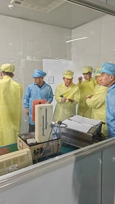 Japonská delegácia vyjadruje spokojnosť po prehliadke výrobného zariadenia Sh...